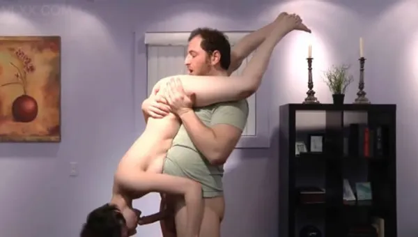 phim sex trung hd Lén đi chơi đêm, con gái bị bố phát hiện và &quot;phạt yêu&quot;